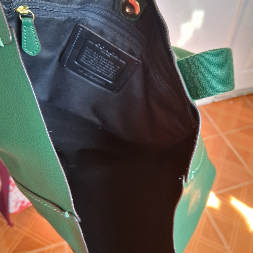Coach Dark Green Leather Tote with Gold Tag - Picture 3 of 14